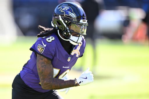 Diontae Johnson #18 con los Baltimore Ravens antes del partido contra los Denver Broncos en el M&T Bank Stadium el 3 de Noviembre de 2024. (Fotografía: Greg Fiume/Getty Images)