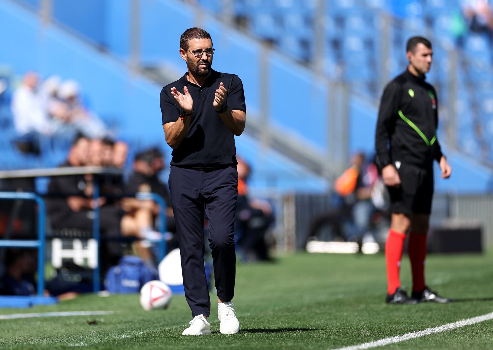 GETAFE, ESPAÑA - 28 DE SEPTIEMBRE: José Bordalás, entrenador en jefe de Getafe CF, reacciona durante el partido de LaLiga entre Getafe CF y Deportivo Alavés en el Coliseo Alfonso Pérez el 28 de septiembre de 2024 en Getafe, España. (Foto de Florencia Tan Jun/Getty Images)