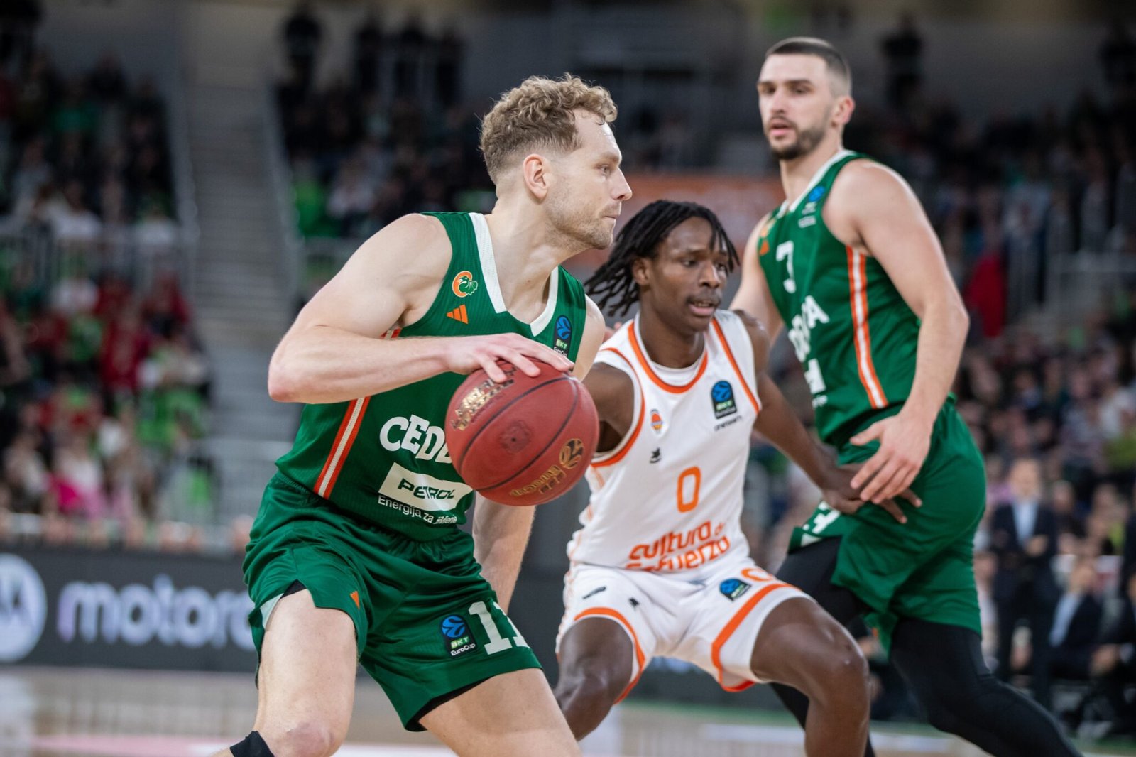 Cedevita Olimpija vs Valencia Basket en la J17 de la Eurocup