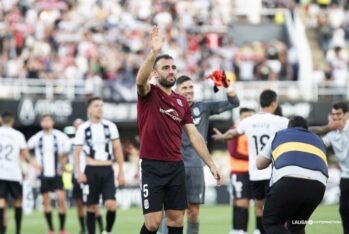 Gonzalo Verdú llora en el día en el que el FC Cartagena logró la permanencia la temporada pasada. Fuente: LaLiga vía web