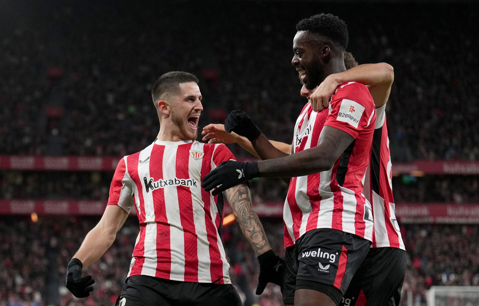 BILBAO, SPAIN - DECEMBER 08: Inaki Williams of Athletic Club celebrates scoring his team's second goal with teammates  during the LaLiga match between Athletic Club and Villarreal CF at Estadio de San Mames on December 08, 2024 in Bilbao, Spain. (Photo by Juan Manuel Serrano Arce/Getty Images)