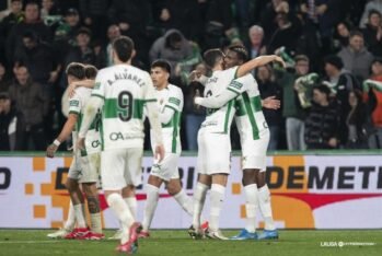 Jugadores del Elche celebrando el gol de Sory Kaba