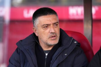 García Pimienta durante el Girona FC - Sevilla FC (Photo by Alex Caparros/Getty Images)