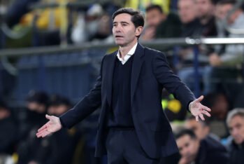 Marcelino, entrenador del Villarreal CF, reacciona en el Estadio de la Cerámica