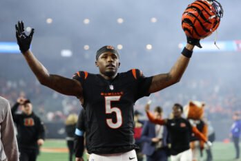 Tee Higgins #5 con los Cincinnati Bengals después de una victoria 30-24 contra Denver Broncos en el Paycor Stadium el 28 de Diciembre de 2024 en Cincinnati, Ohio. (Fotografía: Andy Lyons/Getty Images)