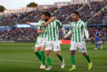 GETAFE, ESPAÑA - 23 DE FEBRERO: Isco del Real Betis marca el primer gol de su equipo durante el partido de LaLiga entre el Getafe CF y el Real Betis Balompié en el Coliseum Alfonso Pérez el 23 de febrero de 2025 en Getafe, España. (Foto de Aitor Alcalde/Getty Images)