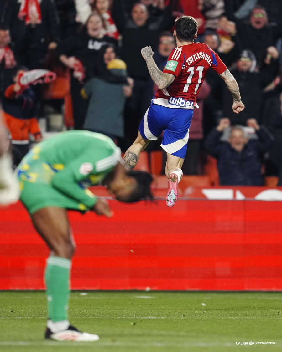 Heorhii Tsitaishvili celebrando su gol ante el Real Zaragoza (Foto: vía LaLiga Hypermotion / Redes Sociales `web`)