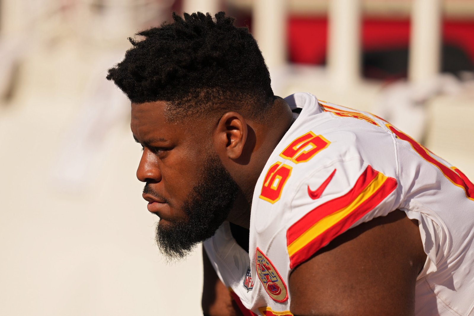 Trey Smith #65 con los Kansas City Chiefs contra Carolina Panthers en el Bank of America Stadium el 24 de Noviembre de 2024 en Charlotte, North Carolina. (Fotografía; Grant Halverson/Getty Images)