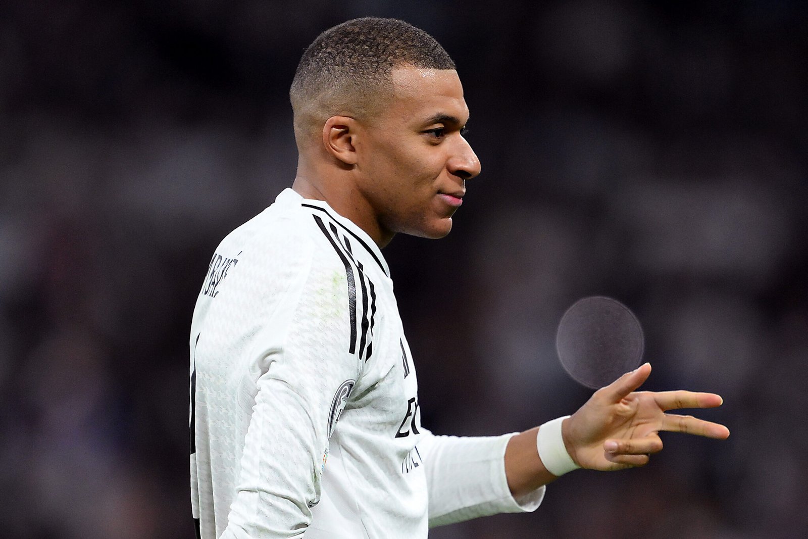 MADRID, SPAIN - FEBRUARY 19: Kylian Mbappe of Real Madrid celebrates scoring his team's third goal and his hat trick during the UEFA Champions League 2024/25 League Knockout Play-off second leg match between Real Madrid C.F. and Manchester City at Santiago Bernabeu Stadium on February 19, 2025 in Madrid, Spain. (Photo by David Ramos/Getty Images)