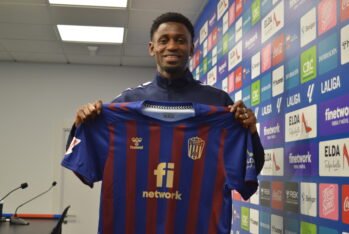 Diawara en su presentaciòn como jugador del CD Eldense (Fotografía: Ángel Sánchez)