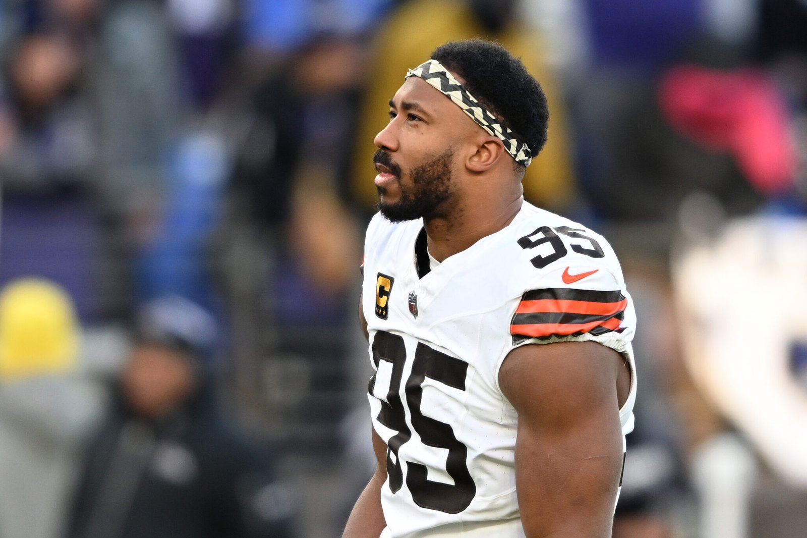 Myles Garrett de los Cleveland Browns en el partido contra los Baltimore Ravens en el M&T Bank Stadium  el 4 de Enero de 2025 en Baltimore, Maryland. (Fotografía; Greg Fiume/Getty Images)