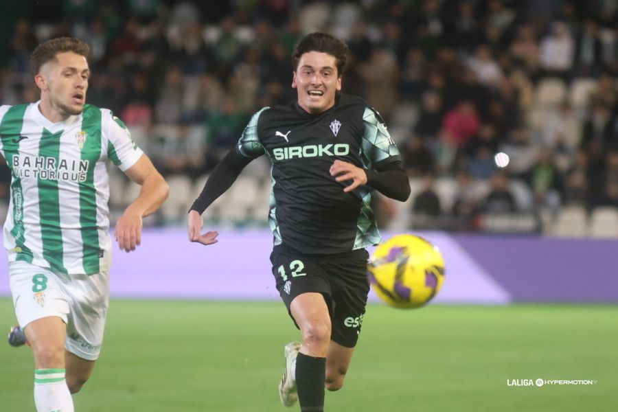 Dotor e Isma Ruiz corriendo por el balón (Foto: vía LaLiga Hypermotion / Redes Sociales `web`)