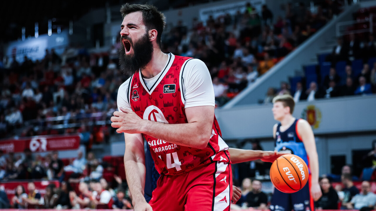 Bojan Dubljevic celebrando la victoria ante el Leyma Coruña (Foto: vía ACB / Redes Sociales `web`)