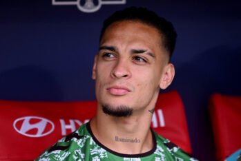 Antony, "el Iluminado" en uno de los partidos del Real Betis Balompié de la temporada 24-25 (Foto: Denis Doyle/Getty Images)